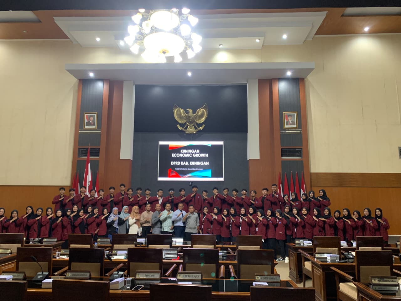 Prodi Manajemen UM Kuningan Sukses Gelar Govlectrum di DPRD, Bedah Strategi Kuningan Economic Growth