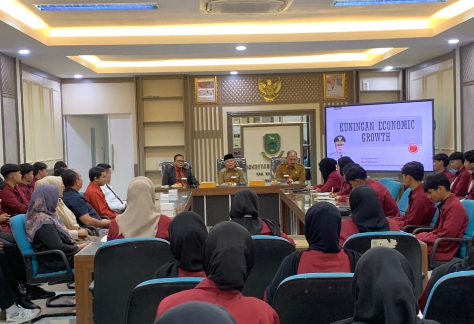 Mahasiswa Manajemen UM Kuningan Berdialog Langsung dengan Bupati: Sinergi Akademisi dan Pemerintah Dorong Pertumbuhan Ekonomi Daerah